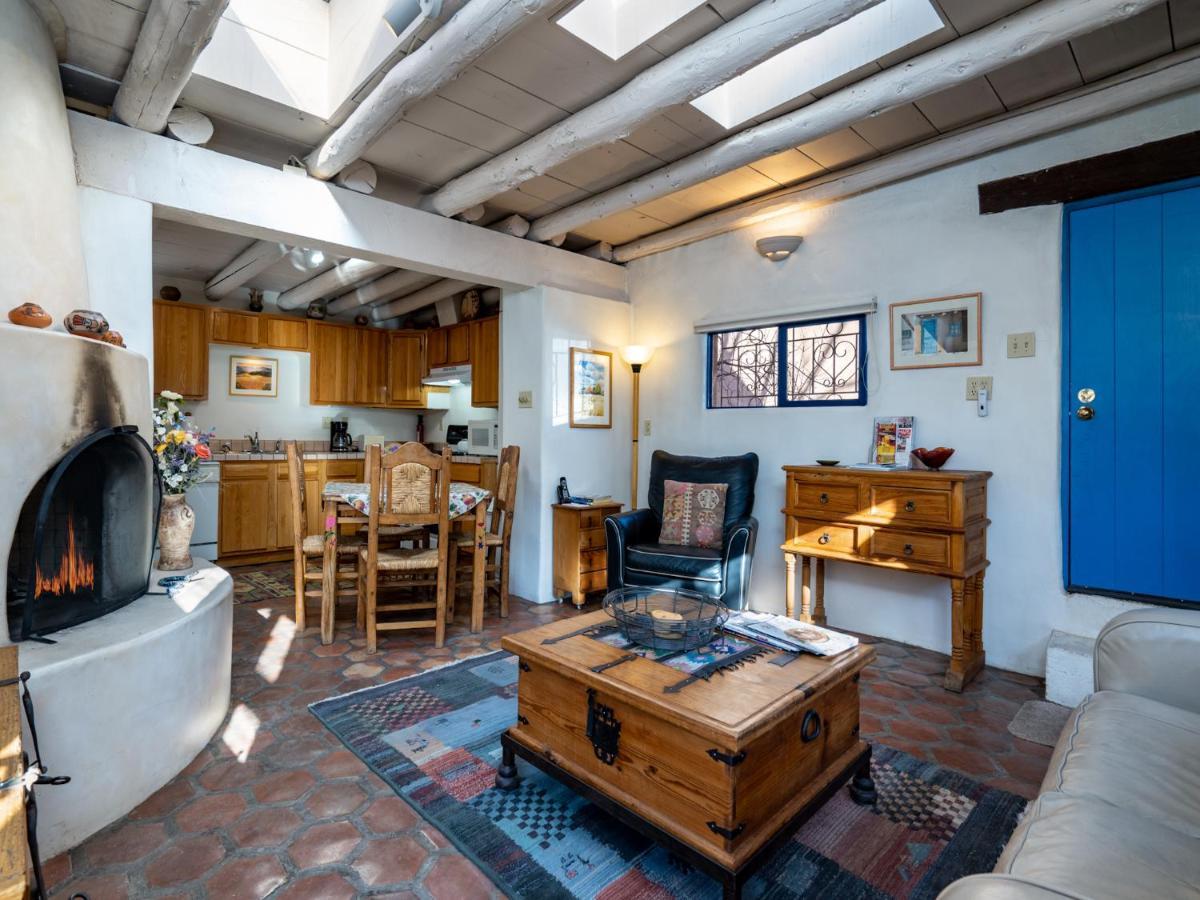 Casita Don Manuel, 1 Bedroom, Sleeps 2, Private Yard, Grill, Kiva Fireplace Santa Fe Exterior foto