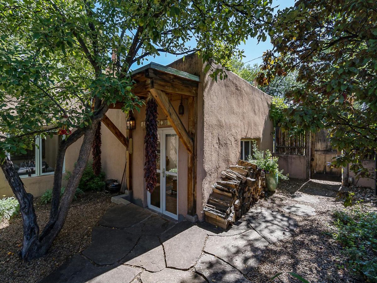 Casita Don Manuel, 1 Bedroom, Sleeps 2, Private Yard, Grill, Kiva Fireplace Santa Fe Exterior foto